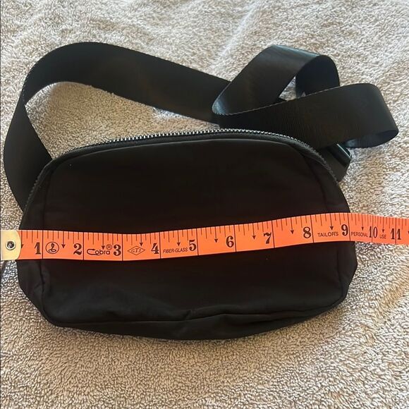 NEW Sleek Black Belt Bag with Adjustable Strap - Picture 2 of 5